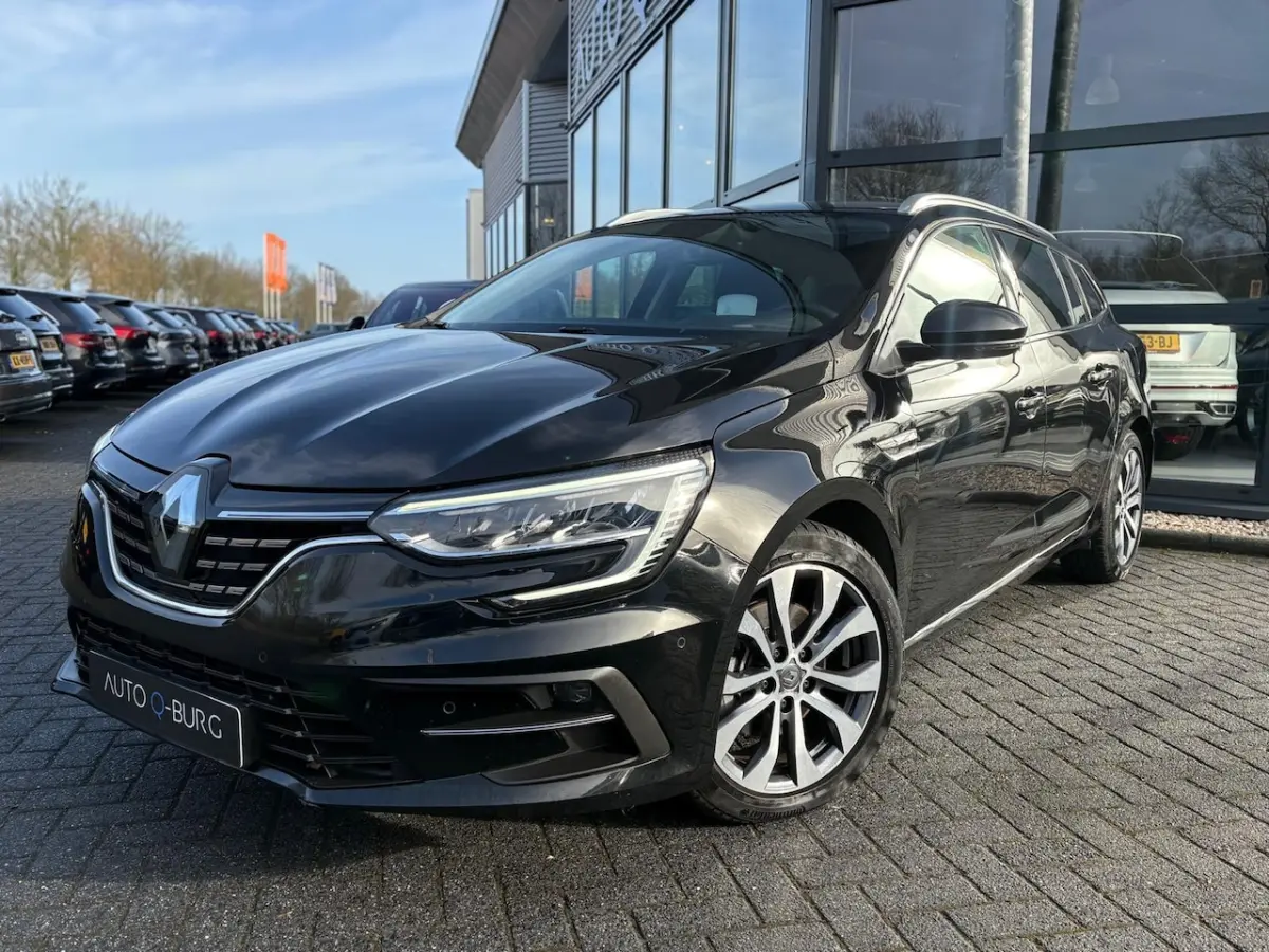 Estate Plug In Hybrid 160 Techno | Automaat | Navi | Carplay | LED | Camera | Park assist