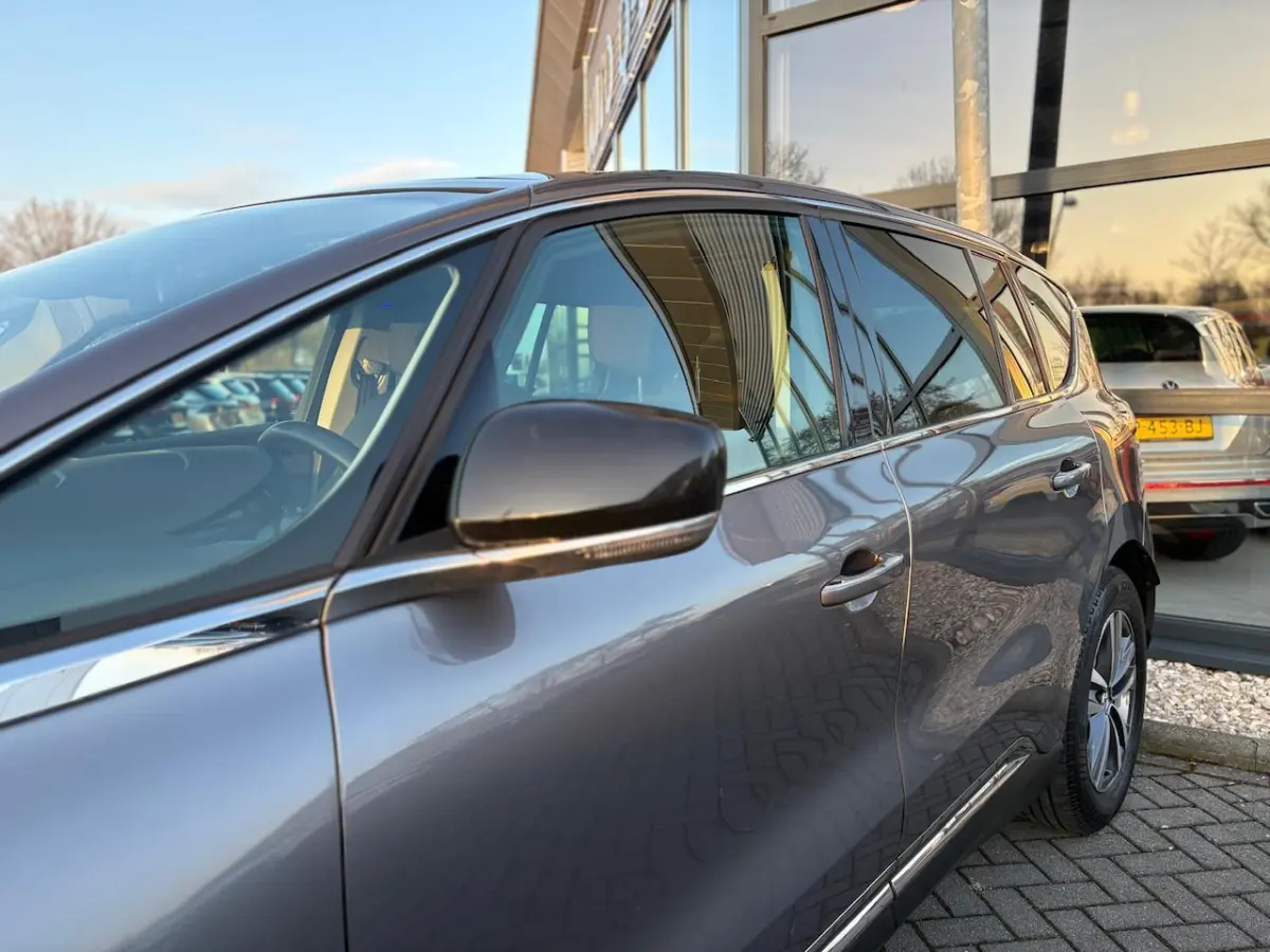 1.6 dCi Intens | Full options | Head up | Automaat | Panorama | LED | Stoel/ stuur verw |