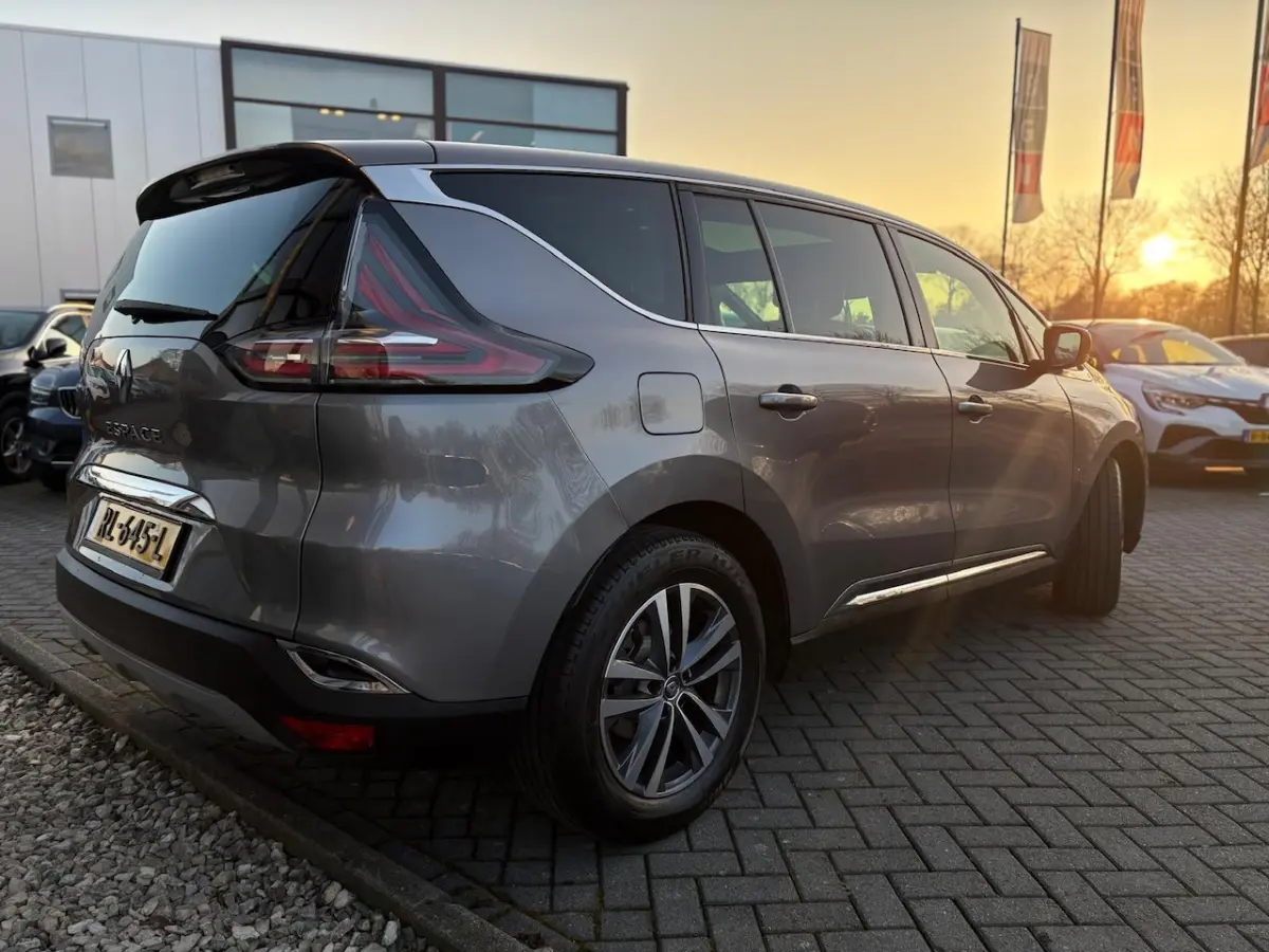 1.6 dCi Intens | Full options | Head up | Automaat | Panorama | LED | Stoel/ stuur verw |