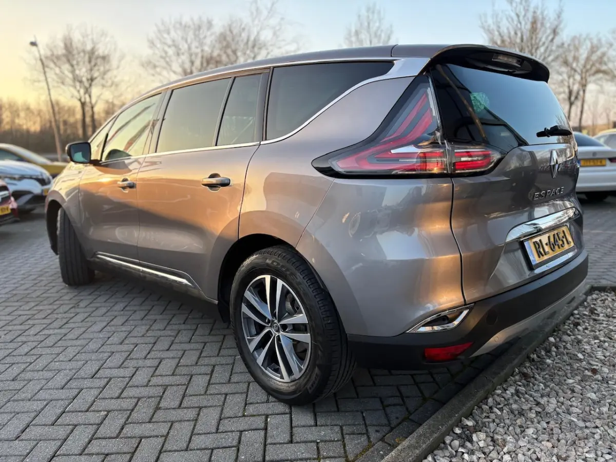 1.6 dCi Intens | Full options | Head up | Automaat | Panorama | LED | Stoel/ stuur verw |