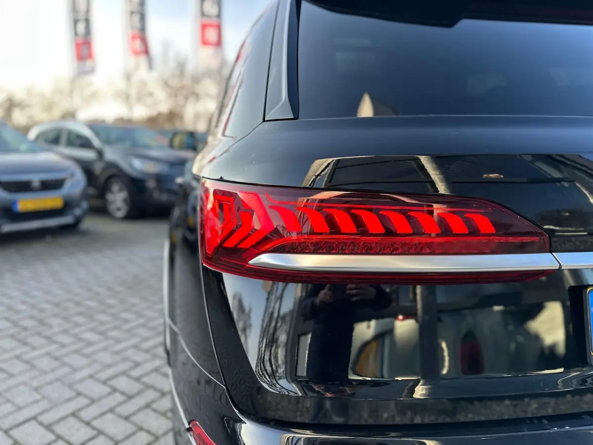 4.0 TFSI quattro 7 Persoons | 700 PK | Matrix Led | B&O Advanced |4 wielbesturing | Trekha