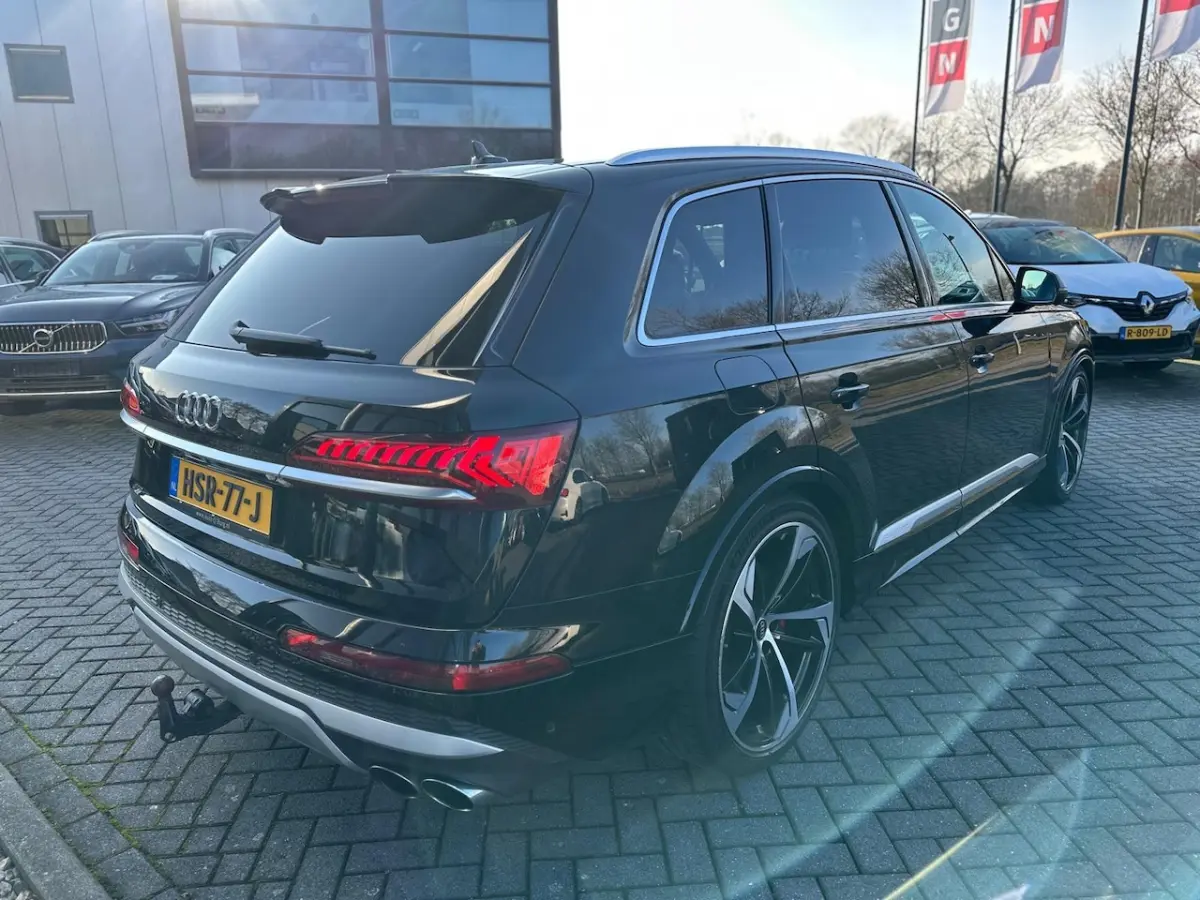 4.0 TFSI quattro 7 Persoons | 700 PK | Matrix Led | B&O Advanced |4 wielbesturing | Trekha