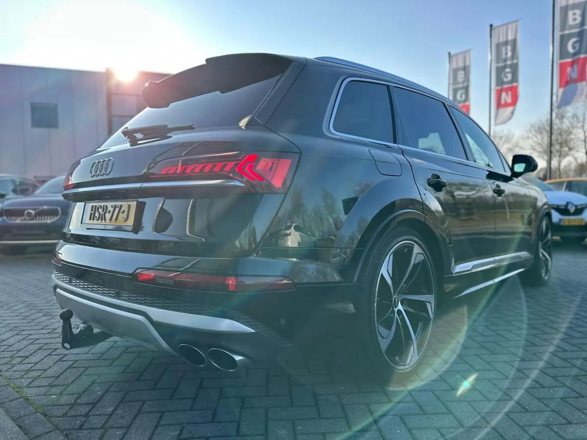 4.0 TFSI quattro 7 Persoons | 700 PK | Matrix Led | B&O Advanced |4 wielbesturing | Trekha