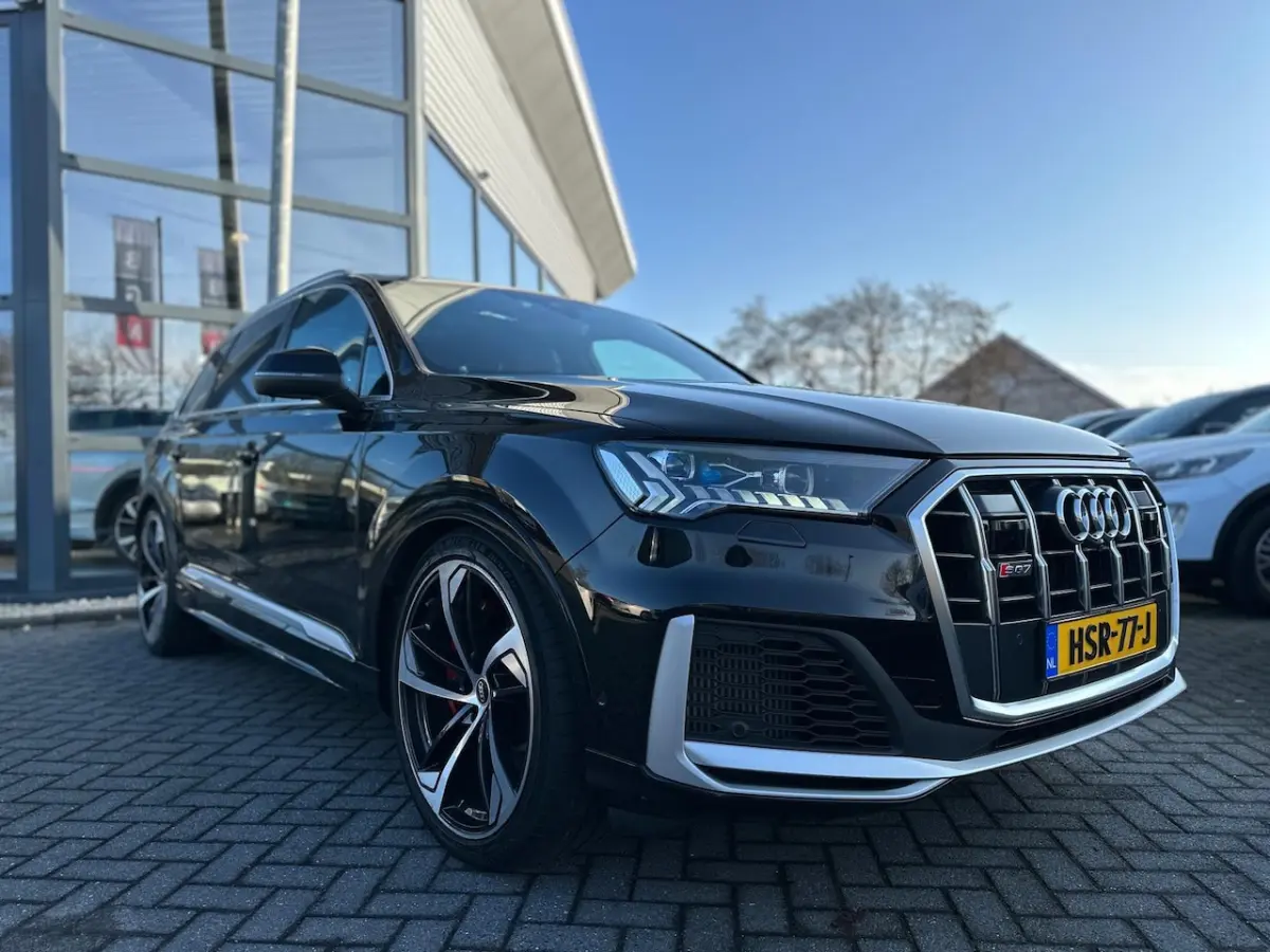 4.0 TFSI quattro 7 Persoons | 700 PK | Matrix Led | B&O Advanced |4 wielbesturing | Trekha