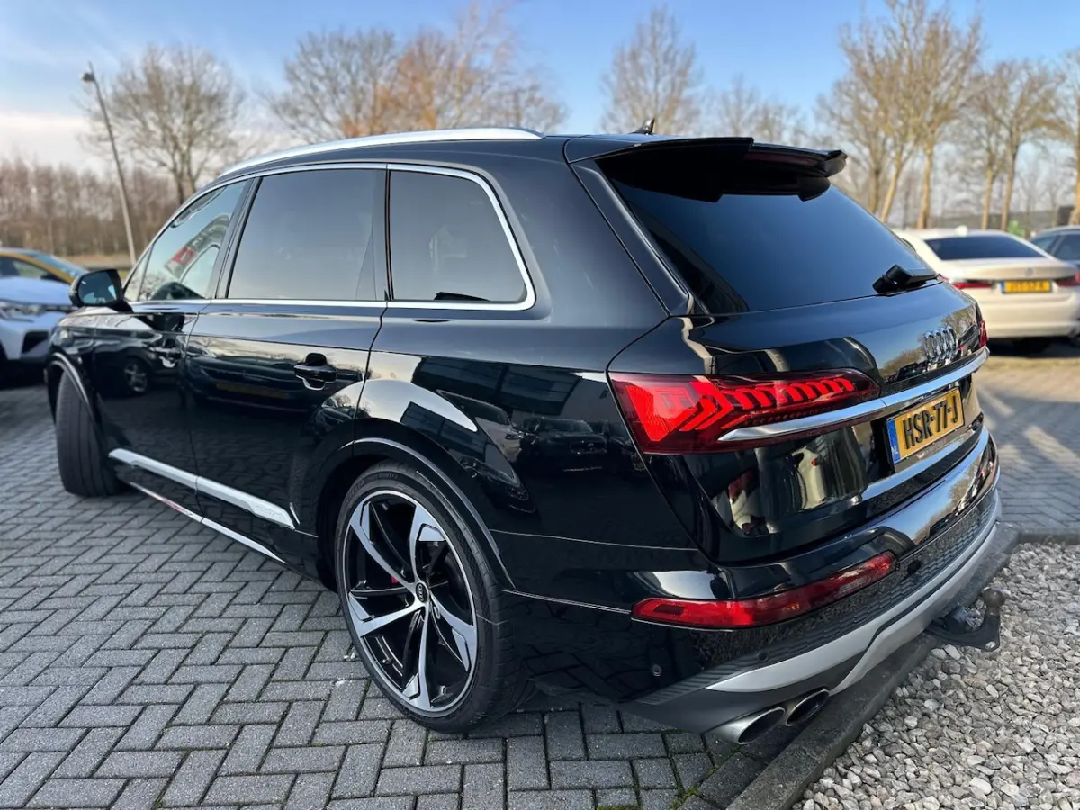 4.0 TFSI quattro 7 Persoons | 700 PK | Matrix Led | B&O Advanced |4 wielbesturing | Trekha