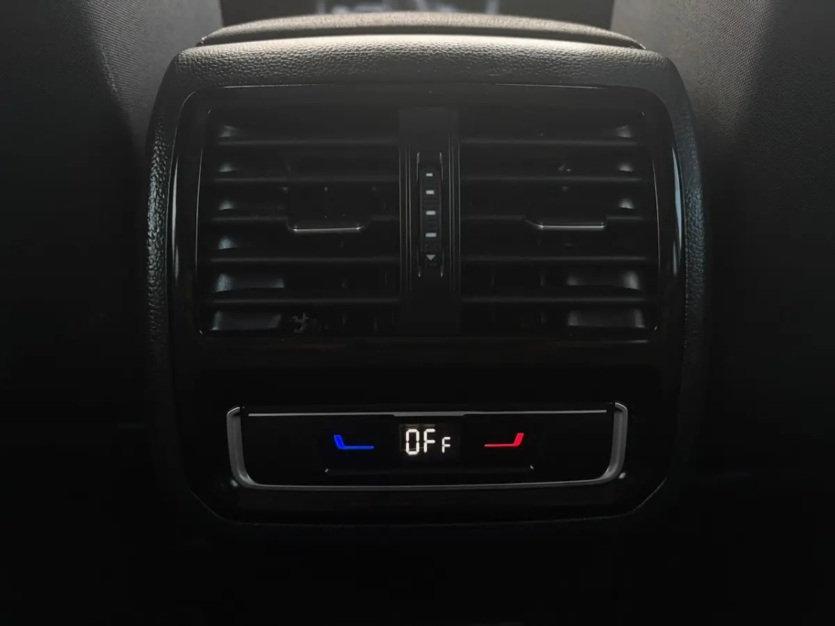 2.0 TDI Business | DSG | Panorama | Climate | PDC | Camera | Adaptieve cruise | LED |