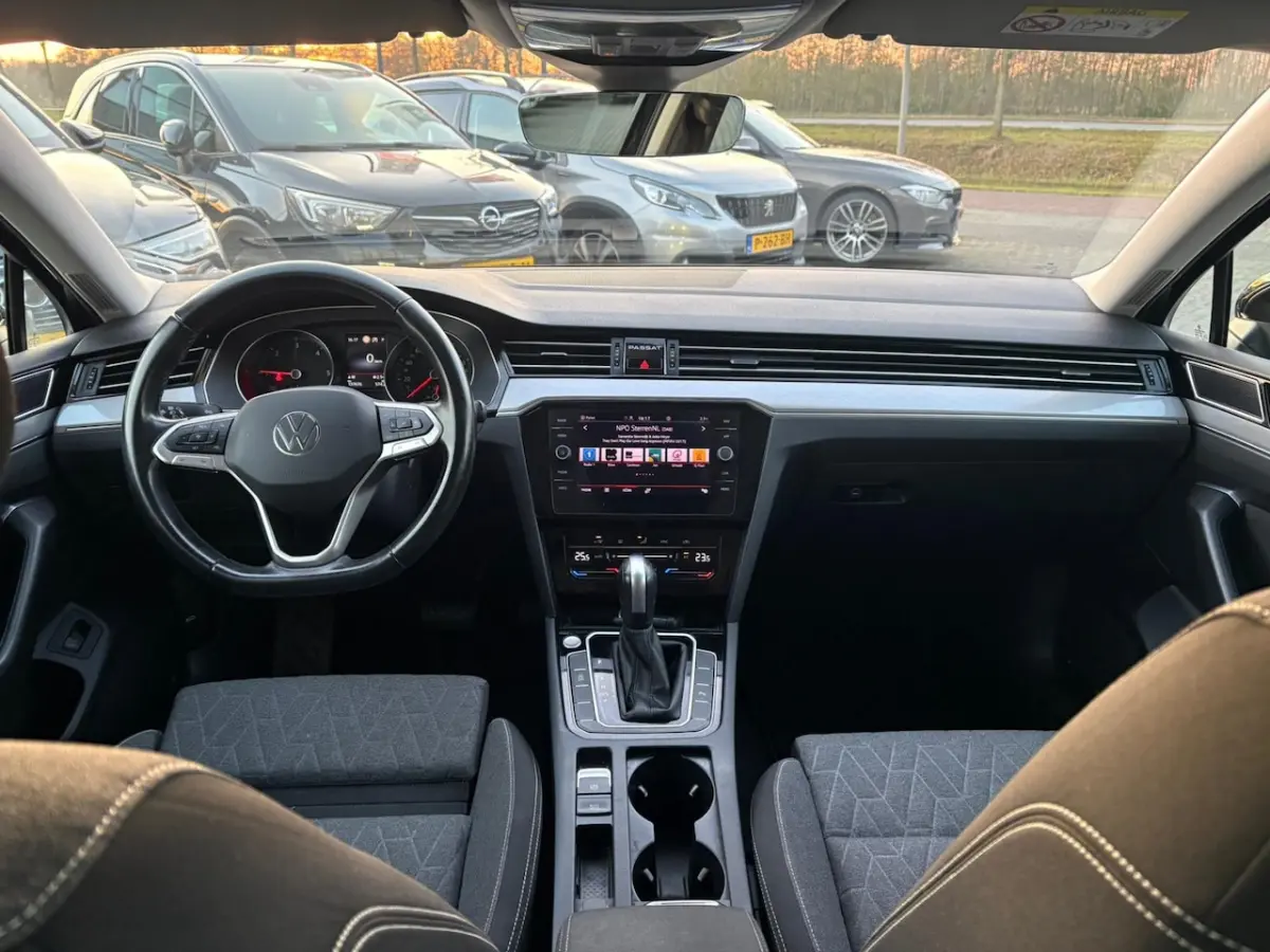 2.0 TDI Business | DSG | Panorama | Climate | PDC | Camera | Adaptieve cruise | LED |