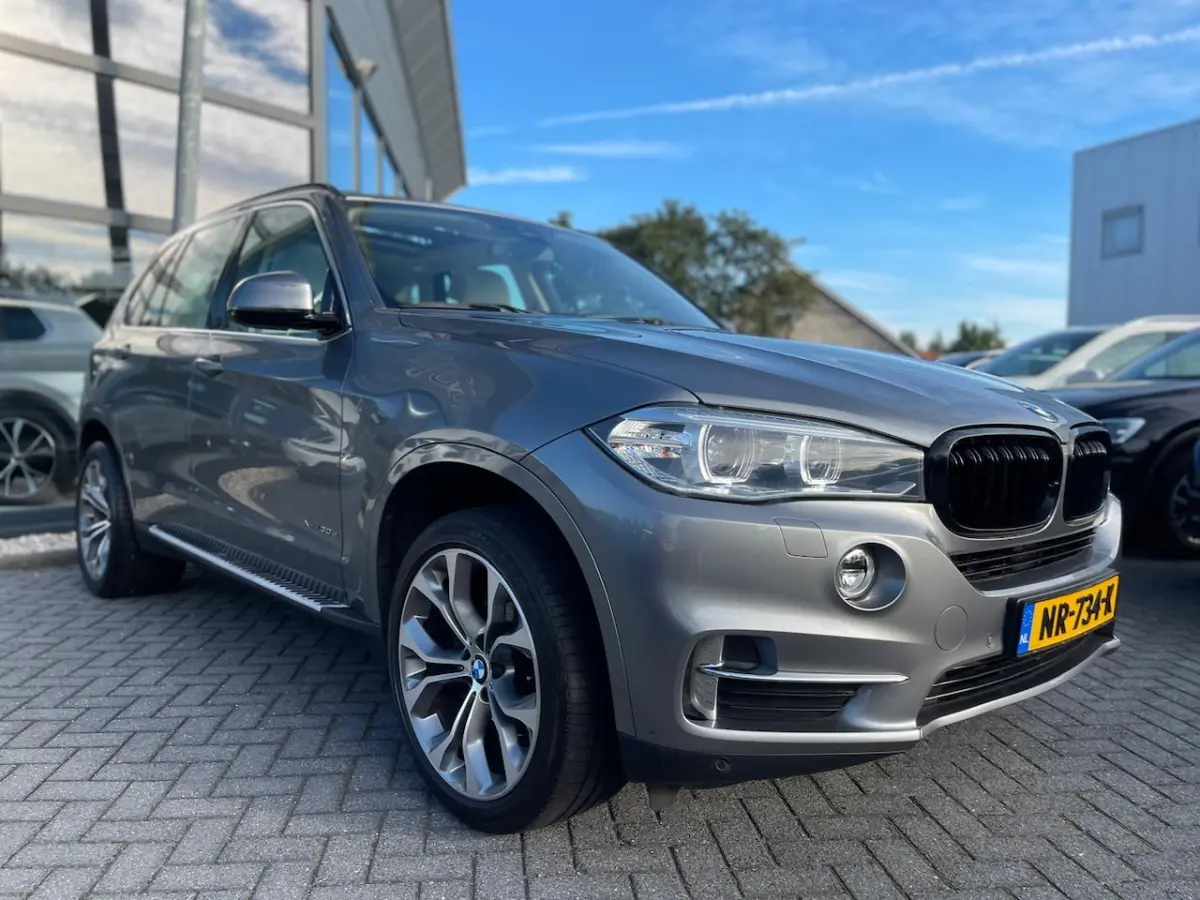 XDrive30d High Executive | Automaat | Panorama dak | Trekhaak | Standkachel | Leder | LED