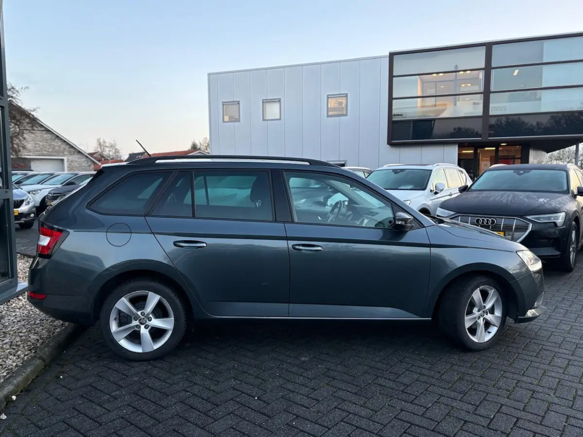 1.0 TSI Ambition | Climate | Navi | PDC | DAB+ | Carplay | Camera |