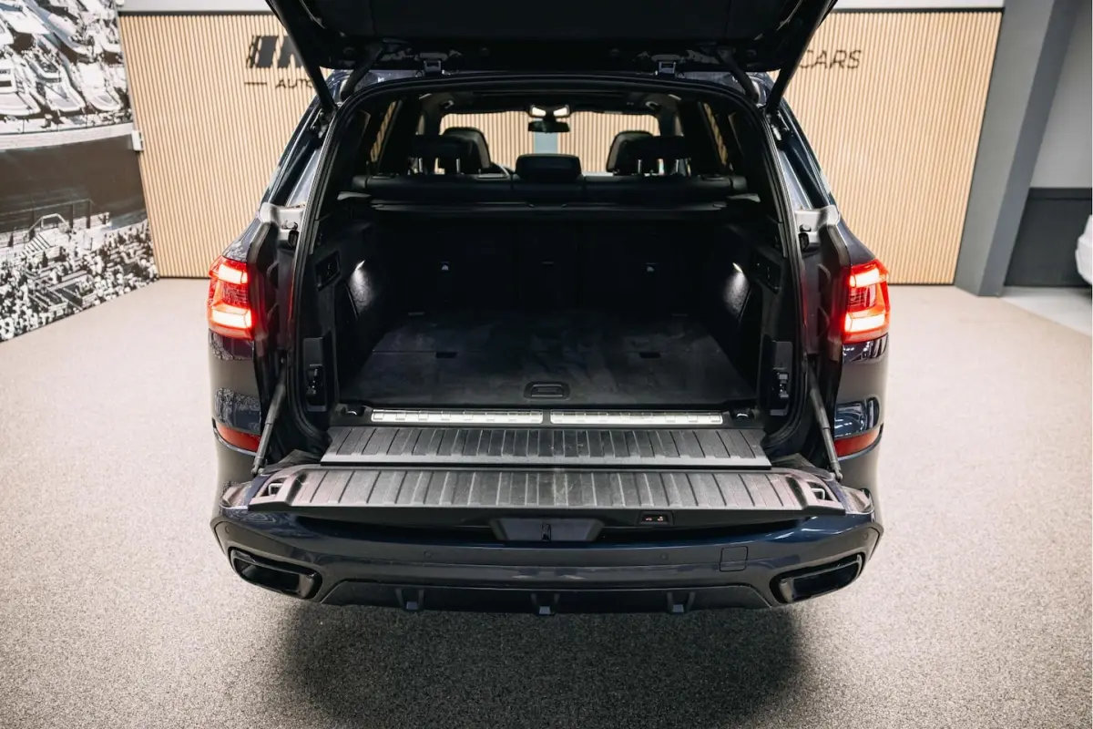 xDrive45e High Executive | M-sport | Luchtvering | Pano | Head-Up | Trekhaak | 360 camera