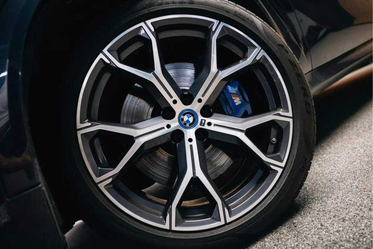 xDrive45e High Executive | M-sport | Luchtvering | Pano | Head-Up | Trekhaak | 360 camera