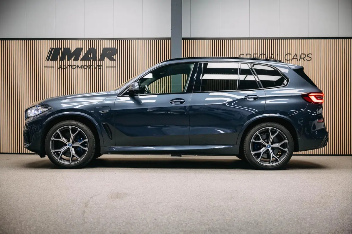 xDrive45e High Executive | M-sport | Luchtvering | Pano | Head-Up | Trekhaak | 360 camera
