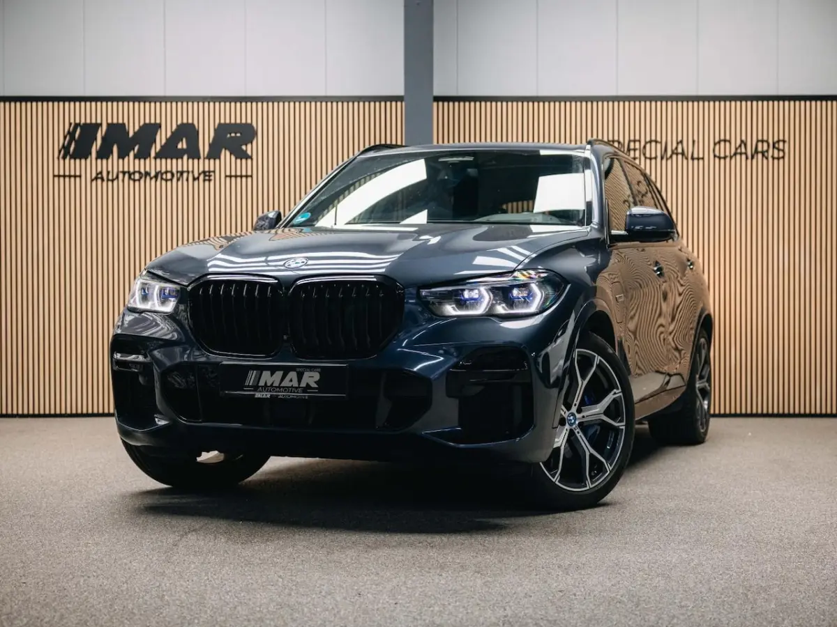 xDrive45e High Executive | M-sport | Luchtvering | Pano | Head-Up | Trekhaak | 360 camera