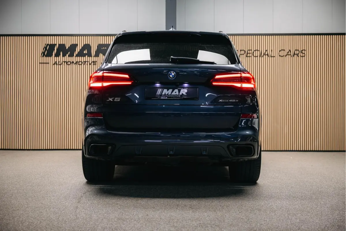 xDrive45e High Executive | M-sport | Luchtvering | Pano | Head-Up | Trekhaak | 360 camera