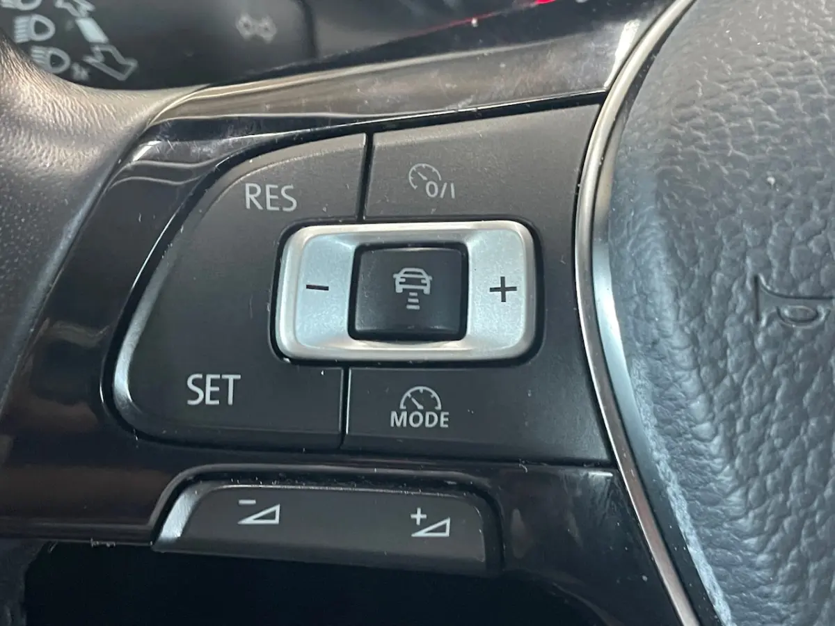 1.0 TSI Comfortline | PDC | NAVI| ACC|