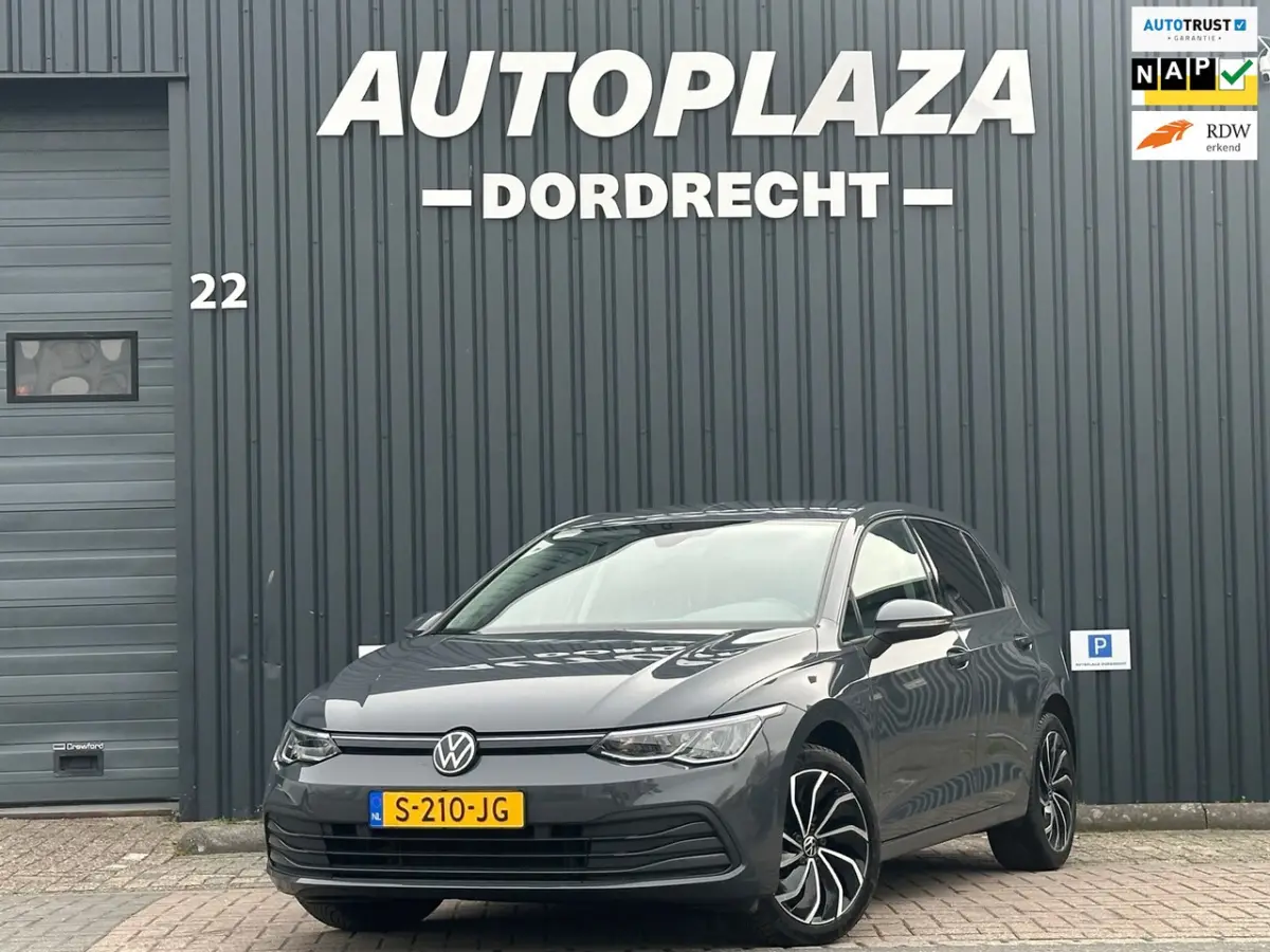 Volkswagen Golf 2023 Benzine Handgeschakeld leasen