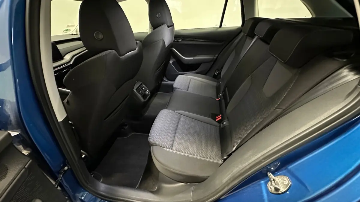 1.0 e-TSI Business Edition benzine automaat navigatie trekhaak parkeersensoren stoelverwar