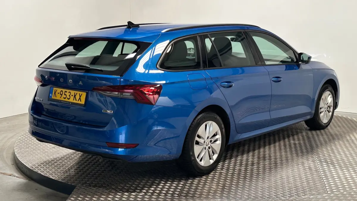 1.0 e-TSI Business Edition benzine automaat navigatie trekhaak parkeersensoren stoelverwar