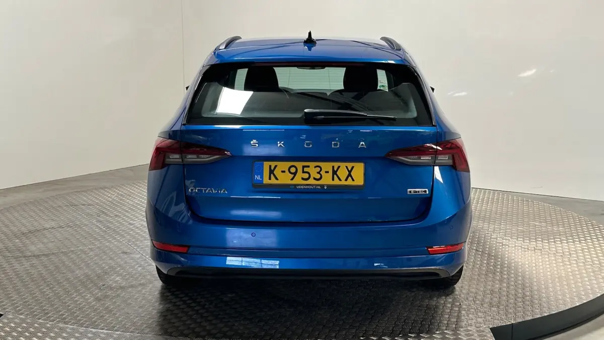 1.0 e-TSI Business Edition benzine automaat navigatie trekhaak parkeersensoren stoelverwar