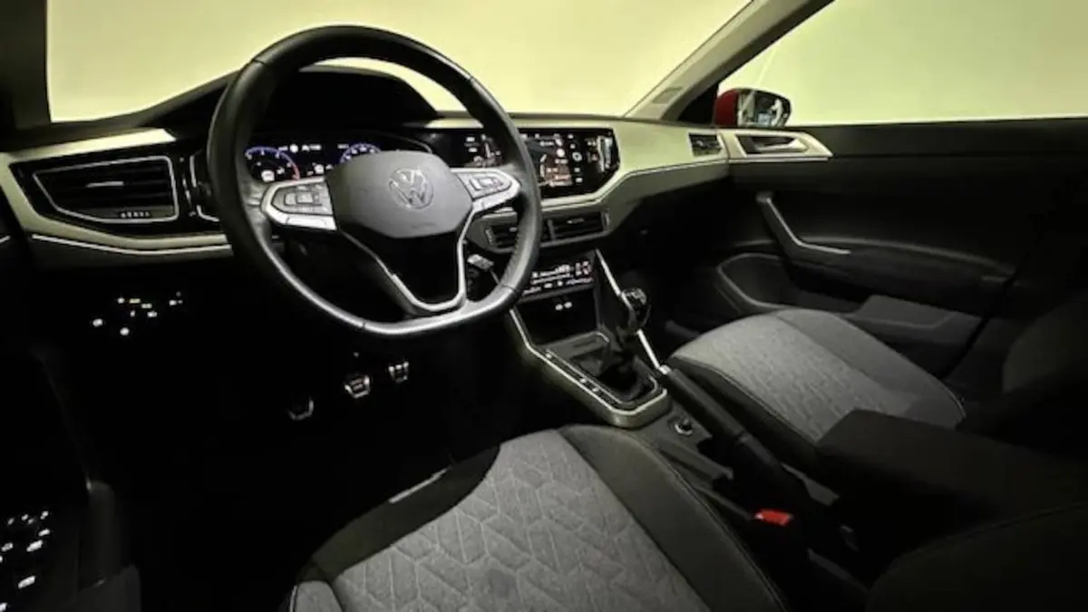 1.0 TSI R-Line benzine navigatie stoelverwarming cruisecontrole parkeersensoren carplay an