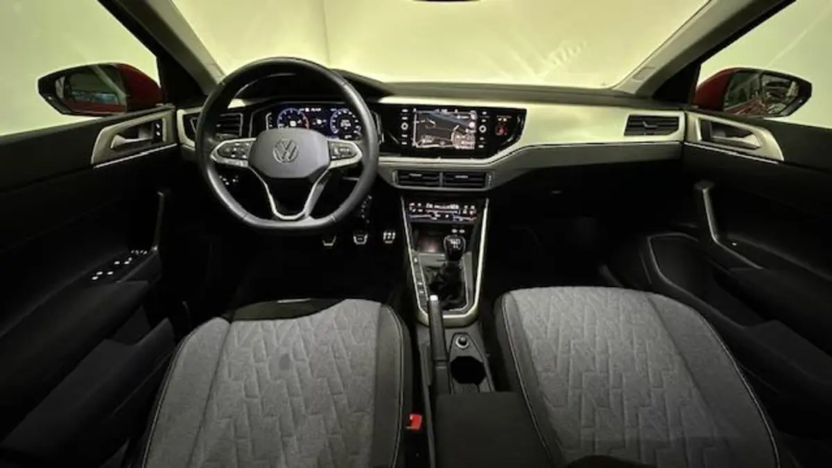 1.0 TSI R-Line benzine navigatie stoelverwarming cruisecontrole parkeersensoren carplay an