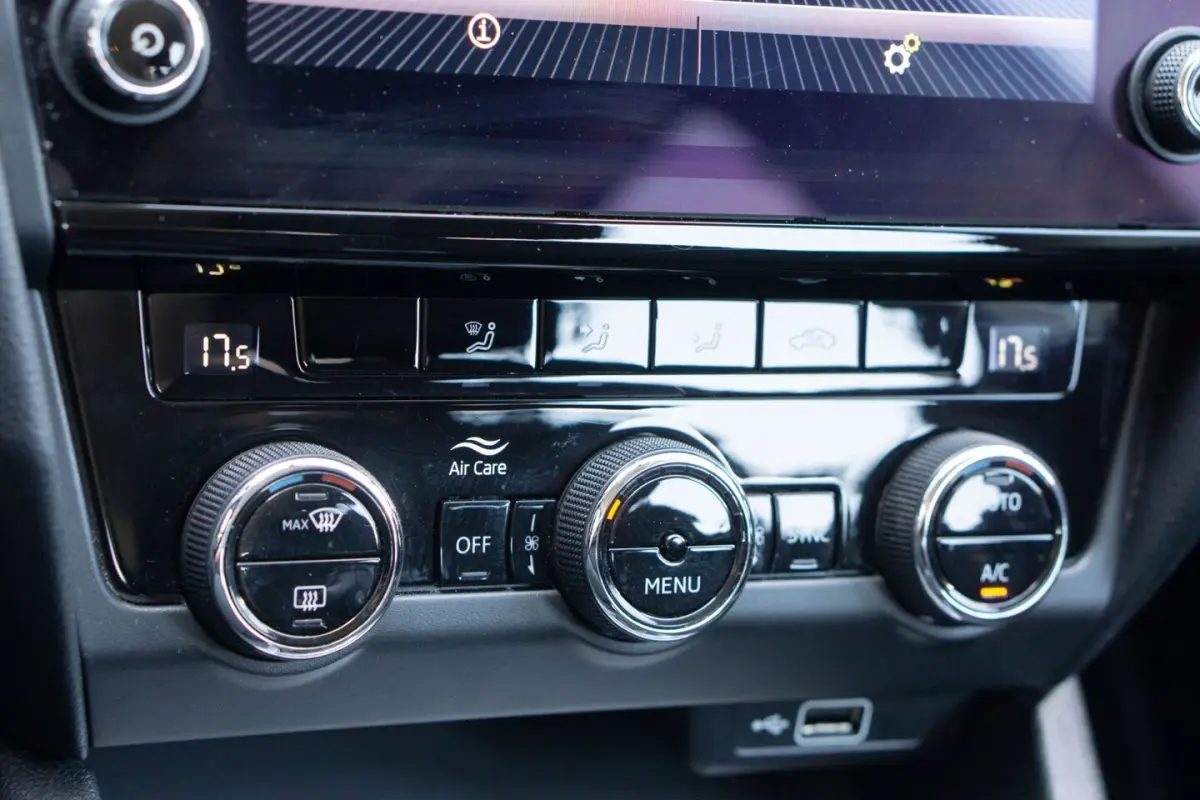 1.0 TSI Greentech Ambition Business CARPLAY/PDC/CRUISE