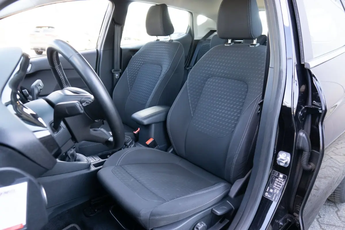 1.0 EcoBoost Hybrid Titanium NAVI/CRUISE/PDC