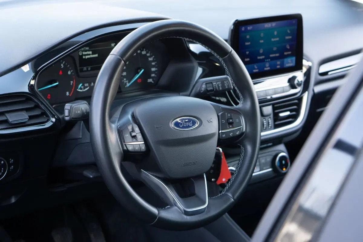 1.0 EcoBoost Hybrid Titanium NAVI/CRUISE/PDC