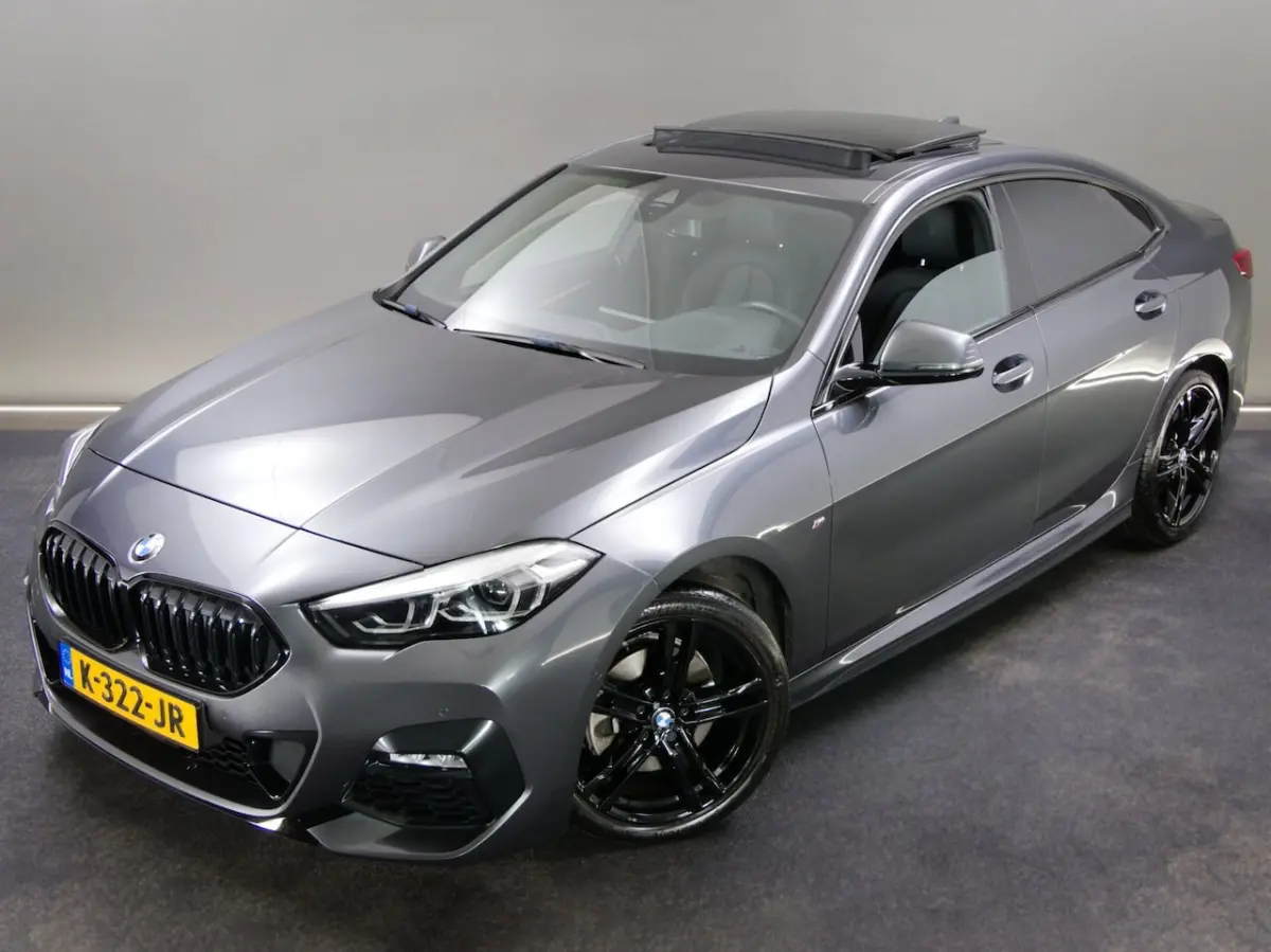218i High Executive Edition M-Sport (ADAPTIVE CRUISE, SFEERVERLICHTING, PANO, APPLE CARPLA