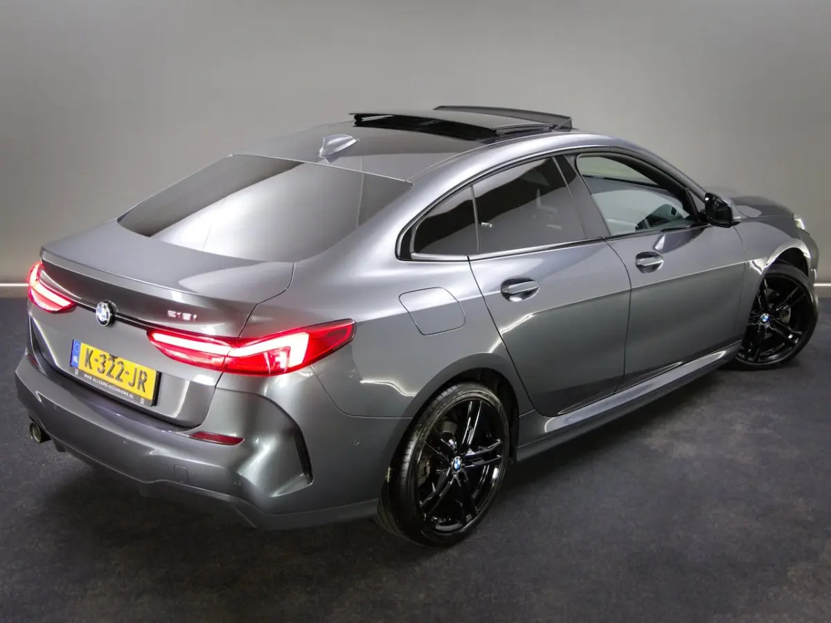218i High Executive Edition M-Sport (ADAPTIVE CRUISE, SFEERVERLICHTING, PANO, APPLE CARPLA