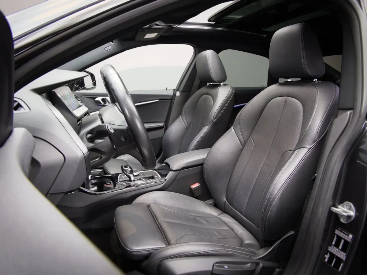218i High Executive Edition M-Sport (ADAPTIVE CRUISE, SFEERVERLICHTING, PANO, APPLE CARPLA