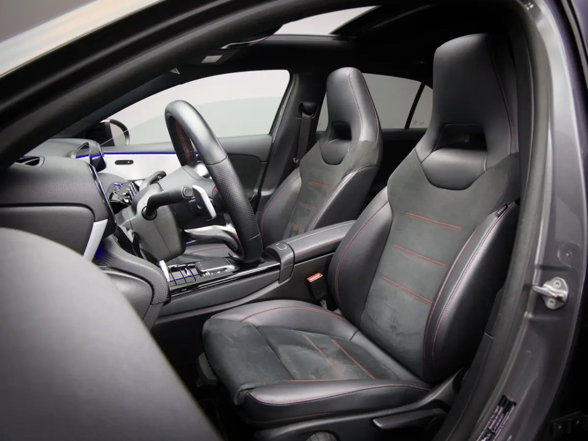 180 AMG Line (SFEERVERLICHTING, STOELVERWARMING, PANO, APPLE CARPLAY/ANDROID AUTO, MULTIFU