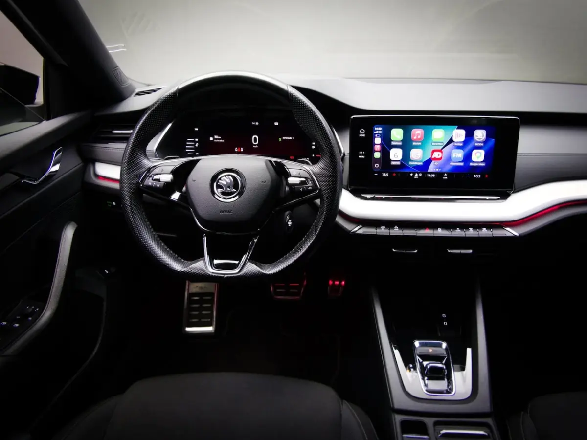 1.0 e-TSI Sport Business (TREKHAAK, SFEERVERLICHTING, DIGITAL COCKPIT, APPLE CARPLAY, SPOR