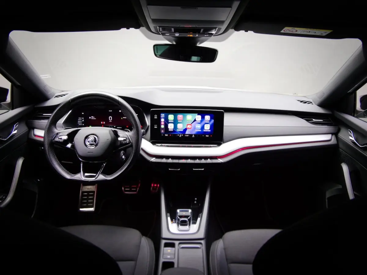 1.0 e-TSI Sport Business (TREKHAAK, SFEERVERLICHTING, DIGITAL COCKPIT, APPLE CARPLAY, SPOR