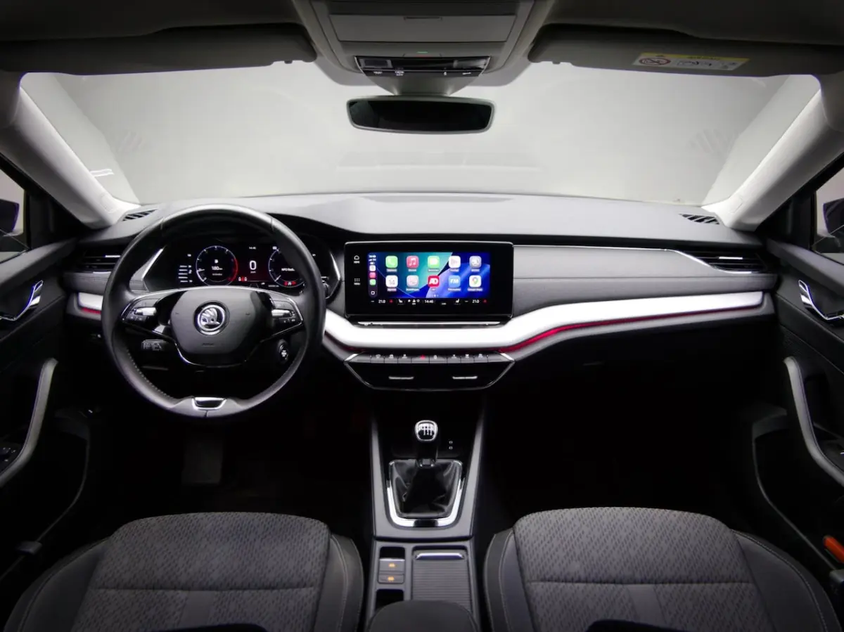 1.0 TSI Business Edition Plus (ADAPTIVE CRUISE, APPLE CARPLAY/ANDROID AUTO, STOELVERWARMIN