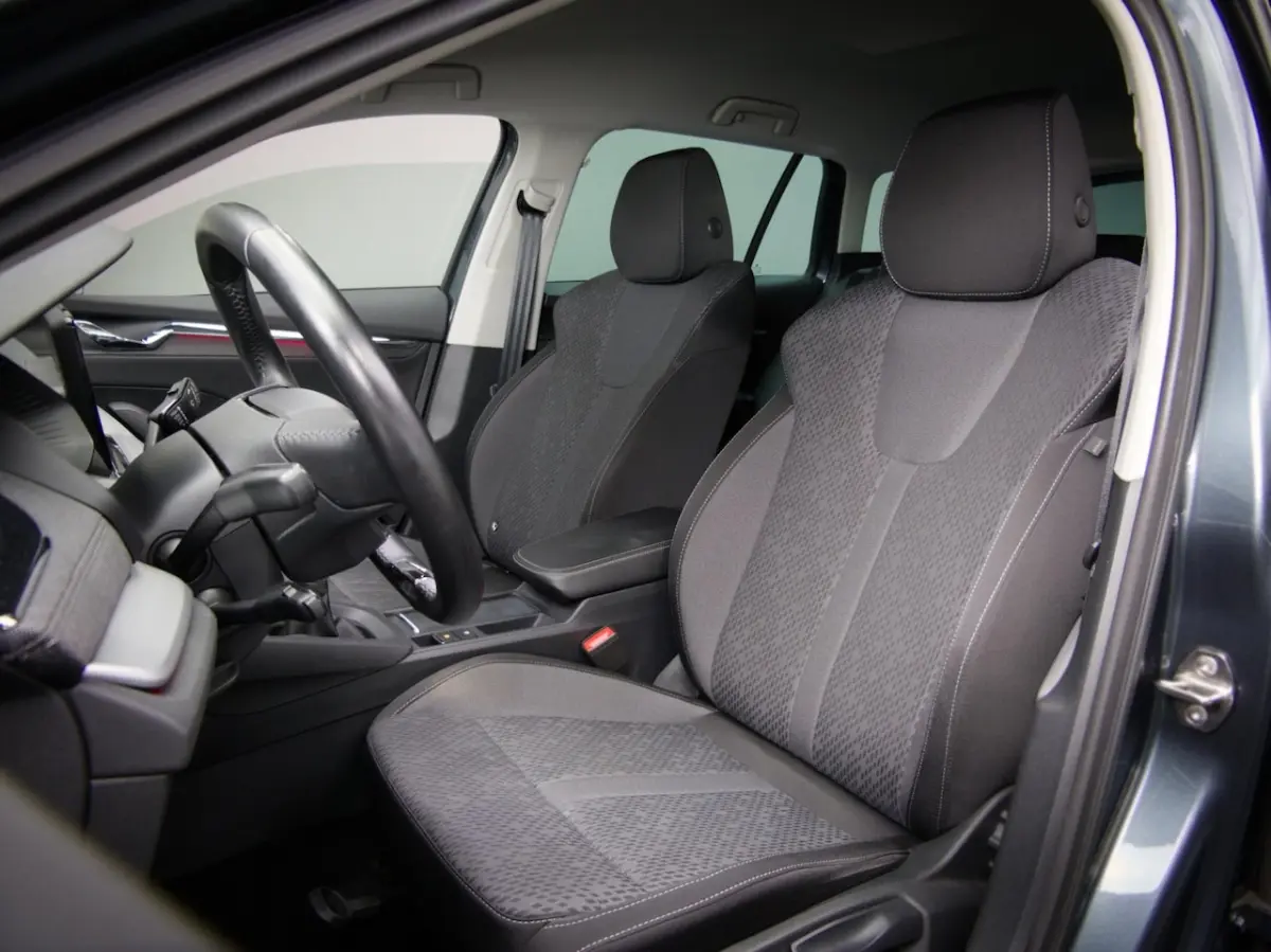 1.0 TSI Business Edition Plus (ADAPTIVE CRUISE, APPLE CARPLAY/ANDROID AUTO, STOELVERWARMIN