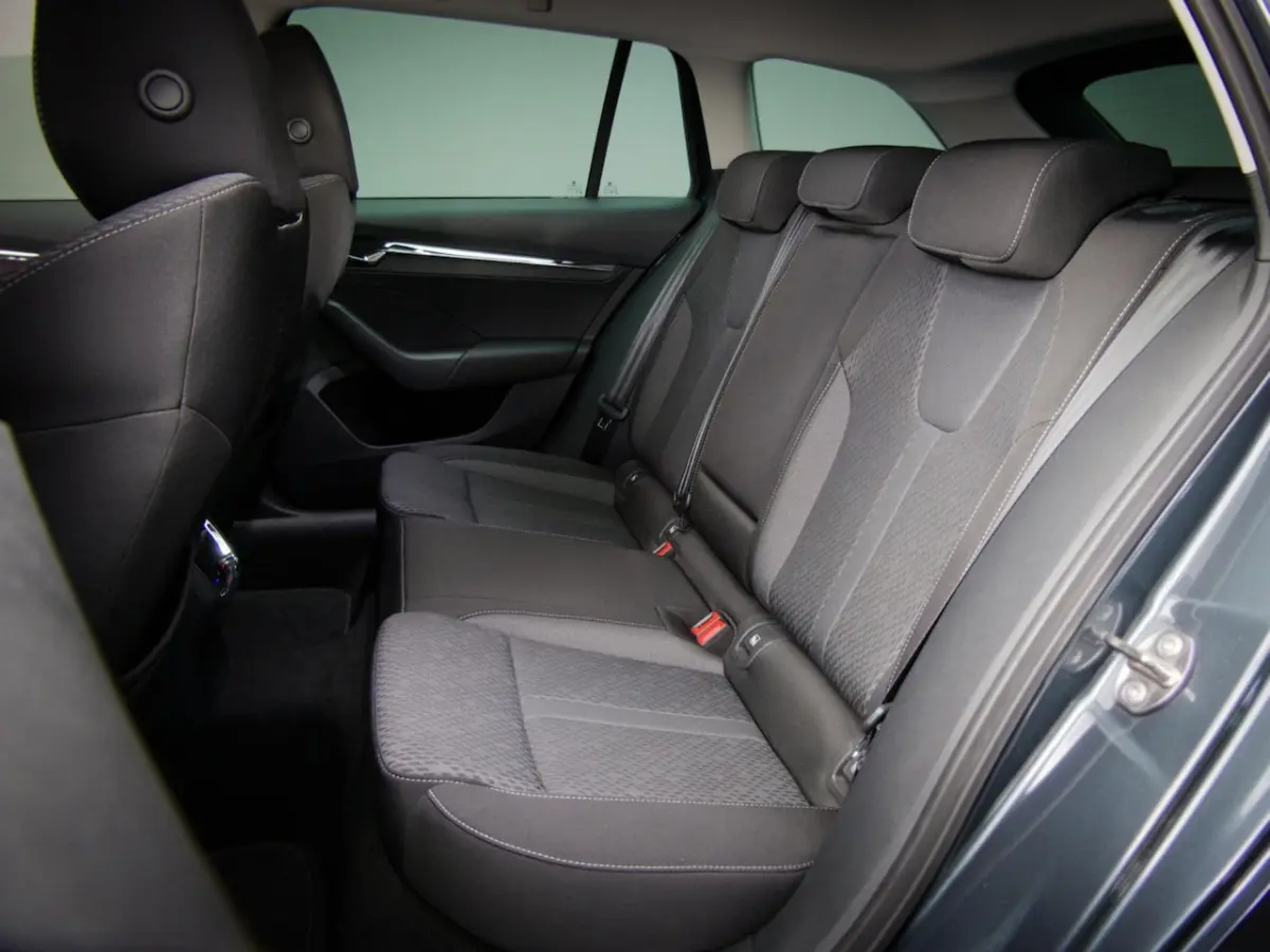 1.0 TSI Business Edition Plus (ADAPTIVE CRUISE, APPLE CARPLAY/ANDROID AUTO, STOELVERWARMIN