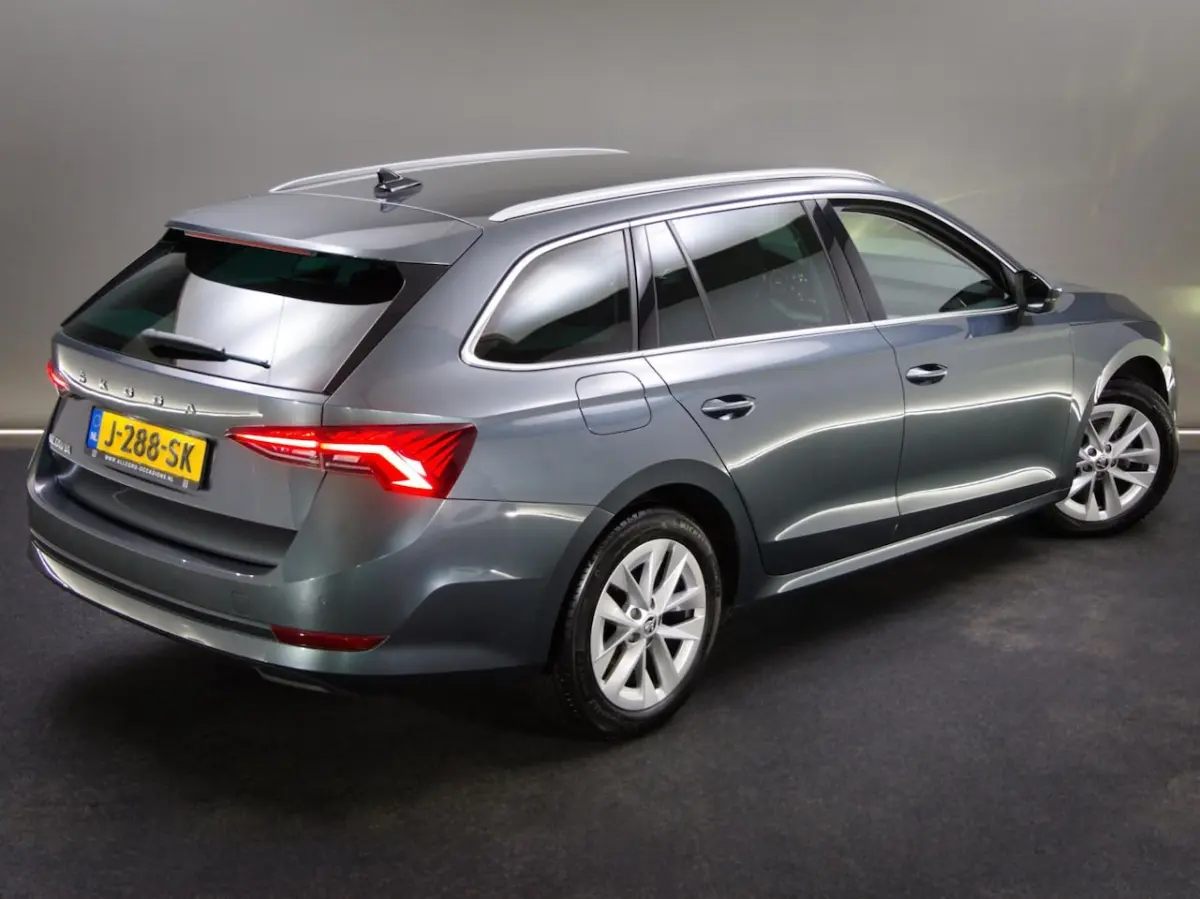 1.0 TSI Business Edition Plus (ADAPTIVE CRUISE, APPLE CARPLAY/ANDROID AUTO, STOELVERWARMIN