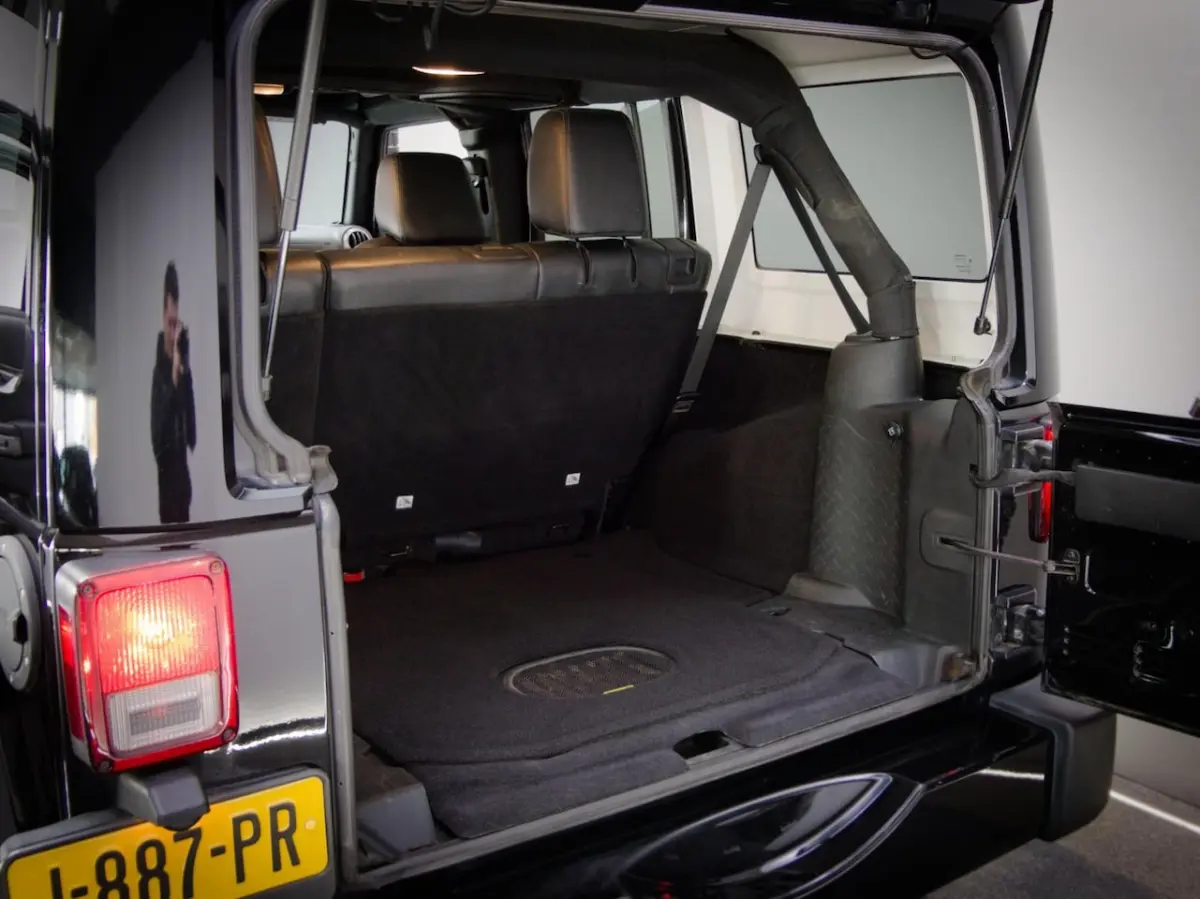 3.6 Rubicon JK Edition (HARDTOP CABRIO, OFF-ROAD BANDEN, LIER, VISION-Q KOPLAMPEN, STOELVE