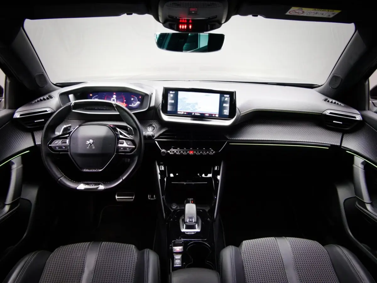 1.2 PureTech GT (SFEERVERLICHTING, APPLE CARPLAY/ANDROID AUTO, ACHTERUITRIJCAMERA, NAVIGAT