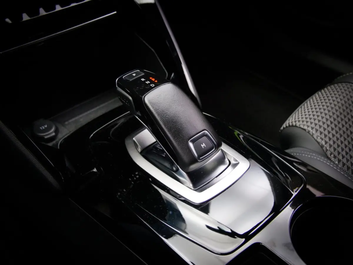 1.2 PureTech GT (SFEERVERLICHTING, APPLE CARPLAY/ANDROID AUTO, ACHTERUITRIJCAMERA, NAVIGAT