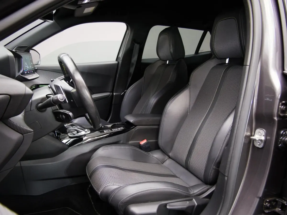 1.2 PureTech GT (SFEERVERLICHTING, APPLE CARPLAY/ANDROID AUTO, ACHTERUITRIJCAMERA, NAVIGAT