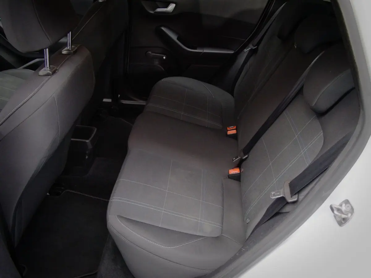 1.1 Trend (APPLE CARPLAY / ANDROID AUTO, NAVIGATIESYSTEEM, CRUISE CONTROL, BLUETOOTH, MULT