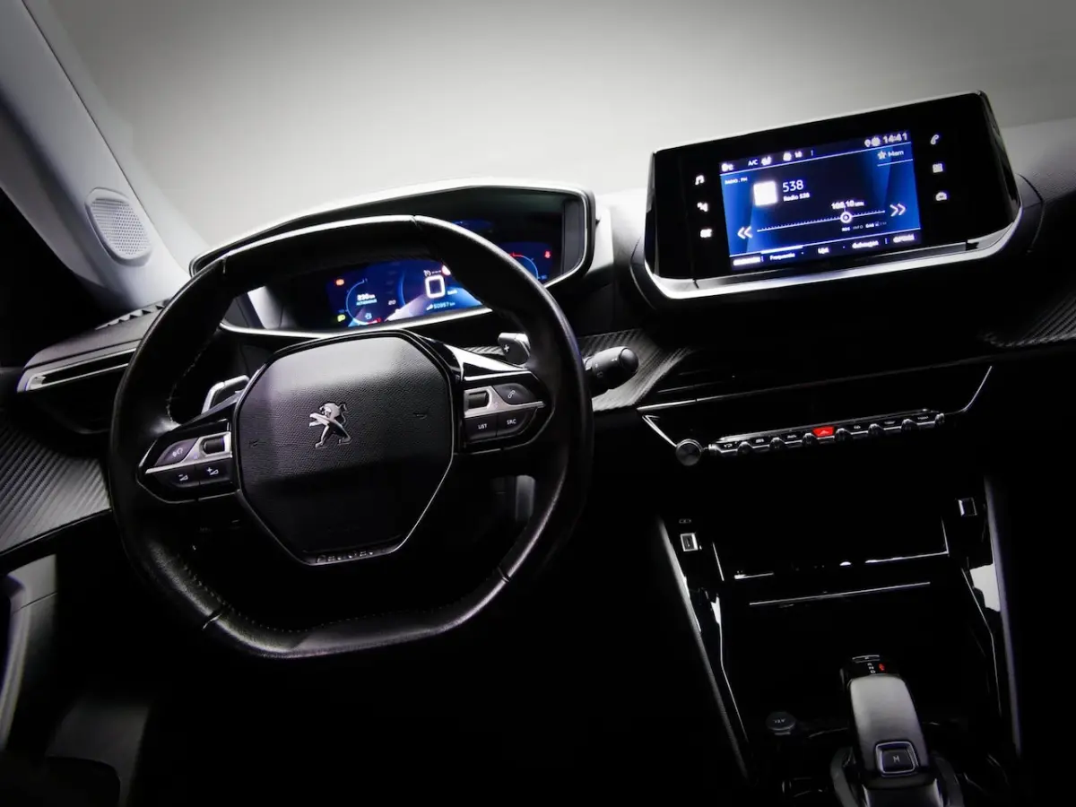 1.2 PureTech Allure Pack (APPLE CARPLAY/ANDROID AUTO, CRUISE CONTROL, CLIMATE CONTROL, SPO