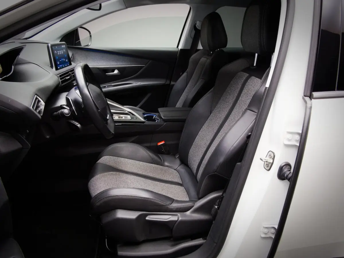 1.2 PureTech Blue Lease Premium (APPLE CARPLAY / ANDROID AUTO, ACHTERUITRIJCAMERA, NAVIGAT