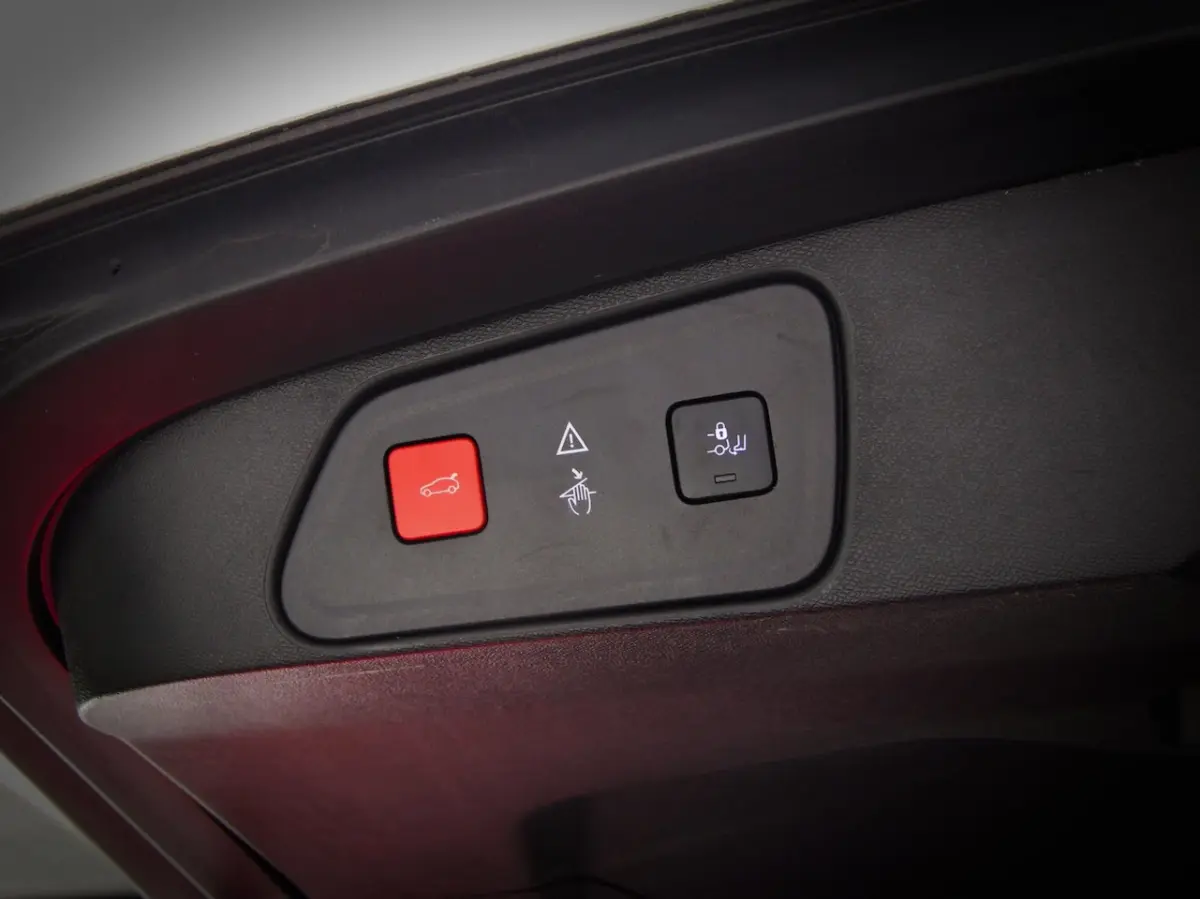 1.2 PureTech Blue Lease Premium (APPLE CARPLAY / ANDROID AUTO, ACHTERUITRIJCAMERA, NAVIGAT