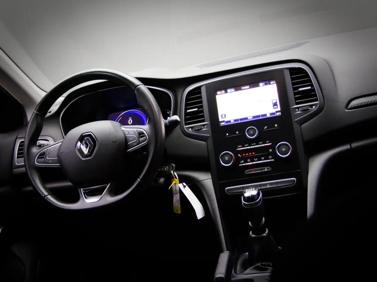 1.2 TCe Zen (NAVIGATIESYSTEEM, CRUISE CONTROL, CLIMATE CONTROL, APPLE CARPLAY / ANDROID AU
