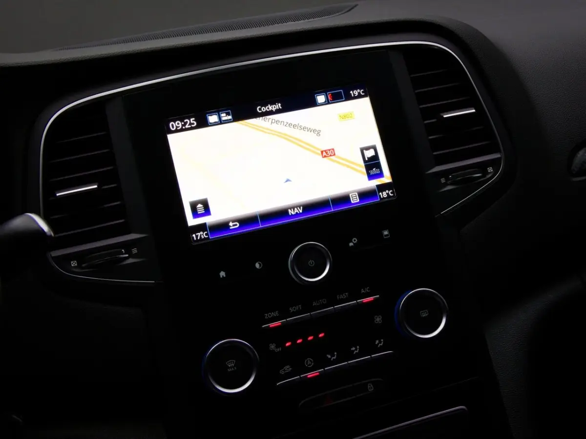 1.2 TCe Zen (NAVIGATIESYSTEEM, CRUISE CONTROL, CLIMATE CONTROL, APPLE CARPLAY / ANDROID AU