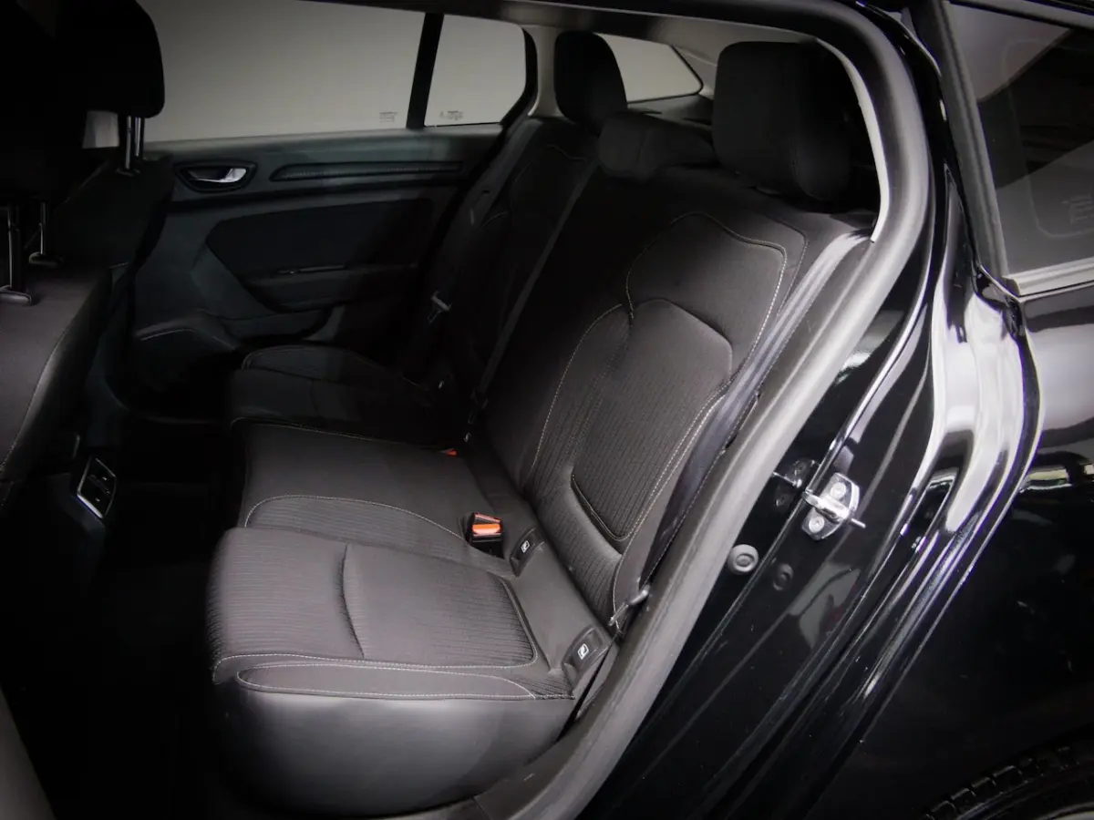 1.2 TCe Zen (NAVIGATIESYSTEEM, CRUISE CONTROL, CLIMATE CONTROL, APPLE CARPLAY / ANDROID AU