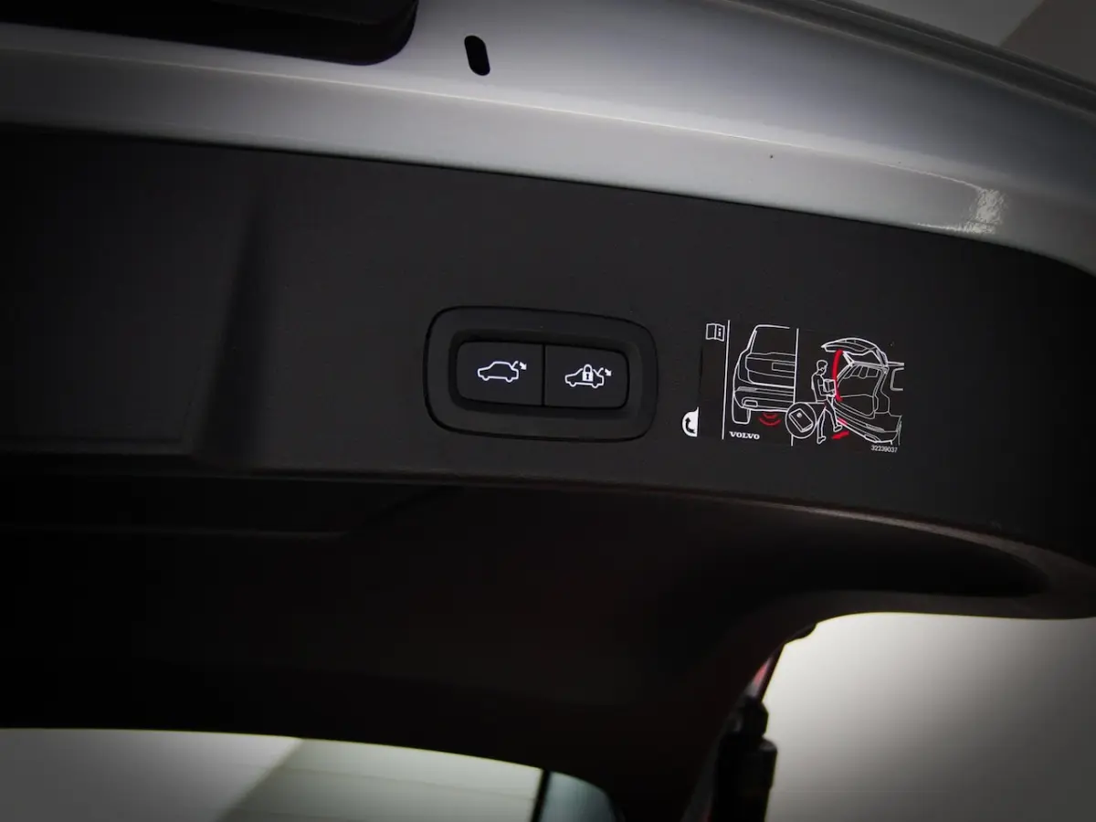 1.5 T5 Recharge Business Pro (ADAPTIVE CRUISE CONTROL, APPLE CARPLAY/ANDROID AUTO, DODEHOE